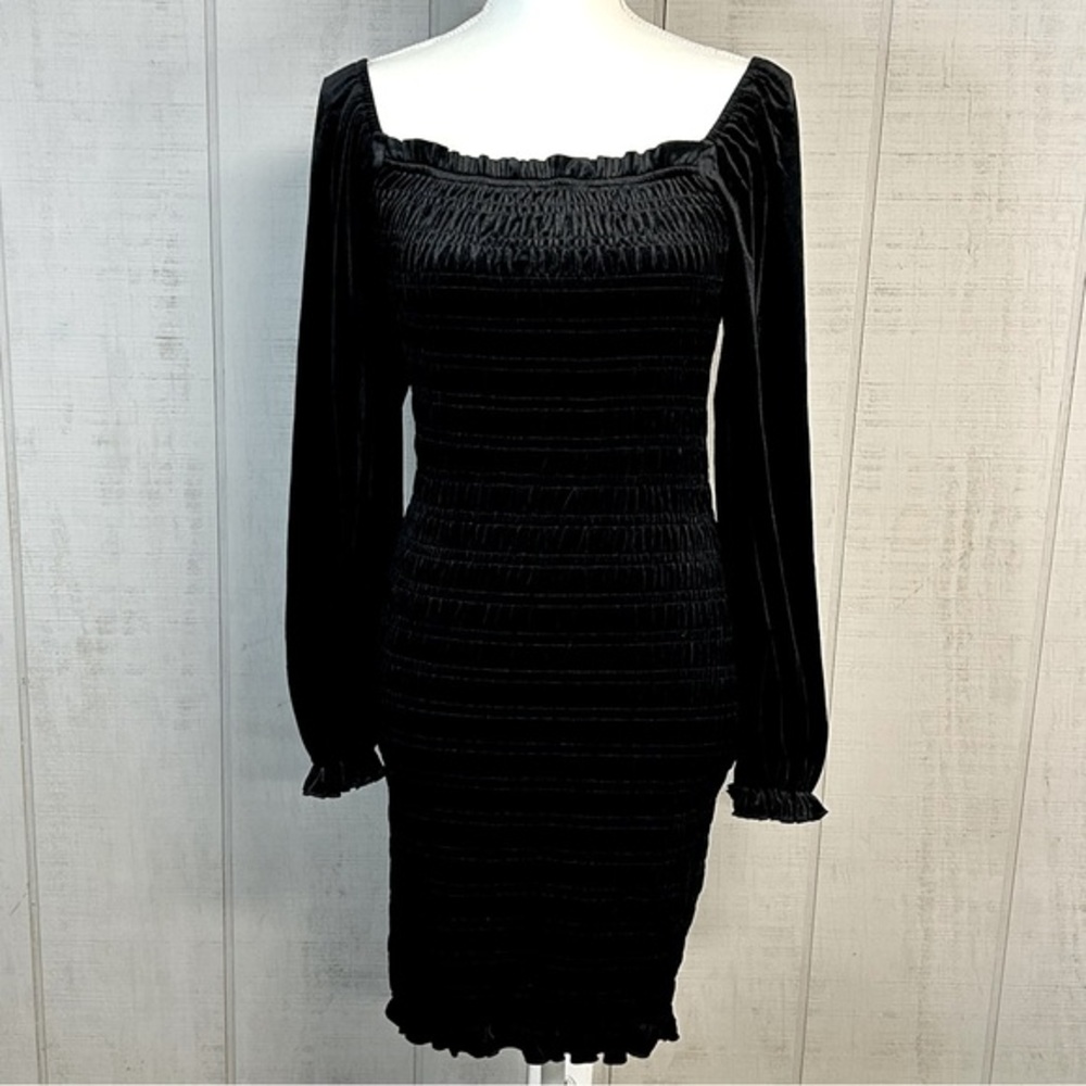 Simplee Black Velvet Dress Size S Long‎ Sleeve Smocked Whimsigoth Grunge Witchy